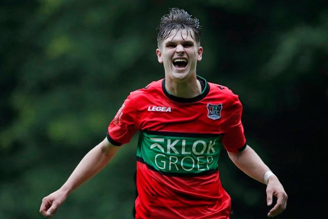 何在逆境中 何在逆境中