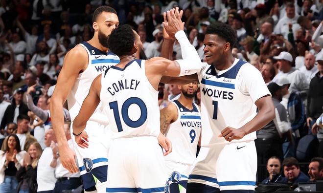 天花板又靠 天花板又靠